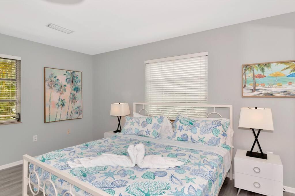 Walk To The Beach - Island Villa Siesta Key Esterno foto